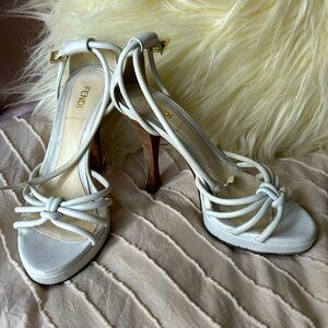 Vintage Fendi heels✨